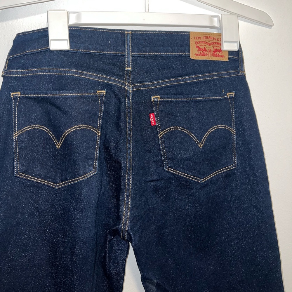 Levi’s women’s jeans 712 slim